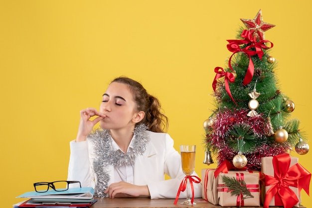 13 Chic Looks for Plus-Size Women to Shine at Office Christmas Parties