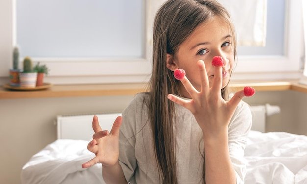 15 Strikingly Gorgeous Red Nail Designs to Captivate You