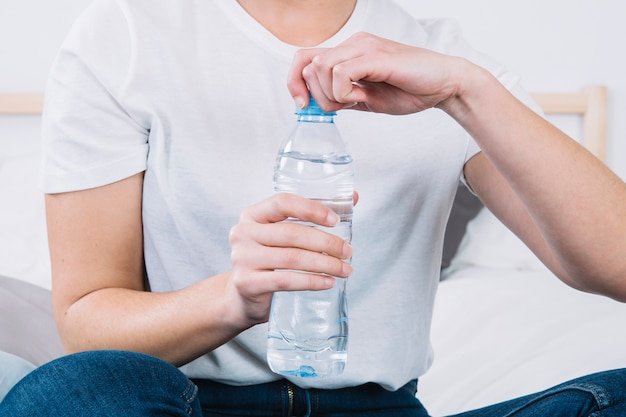 Cultivating Longer Nails with Hydration Techniques